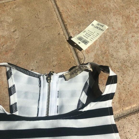 Black and White Stripe Crop Top NWT - Picture 3 of 8